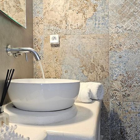 Efi'S Apartments Plaka  المظهر الخارجي الصورة