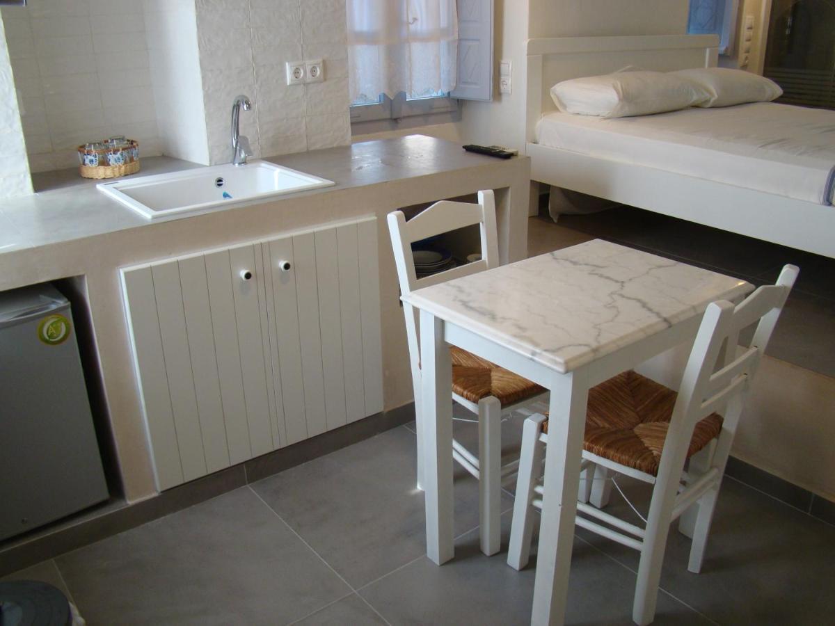 Efi'S Apartments Plaka  المظهر الخارجي الصورة