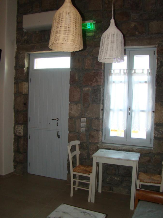 Efi'S Apartments Plaka  المظهر الخارجي الصورة