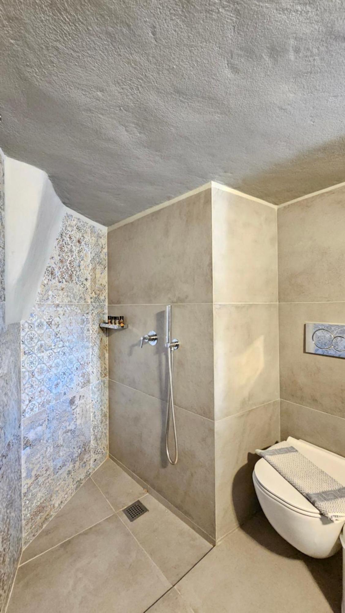 Efi'S Apartments Plaka  المظهر الخارجي الصورة