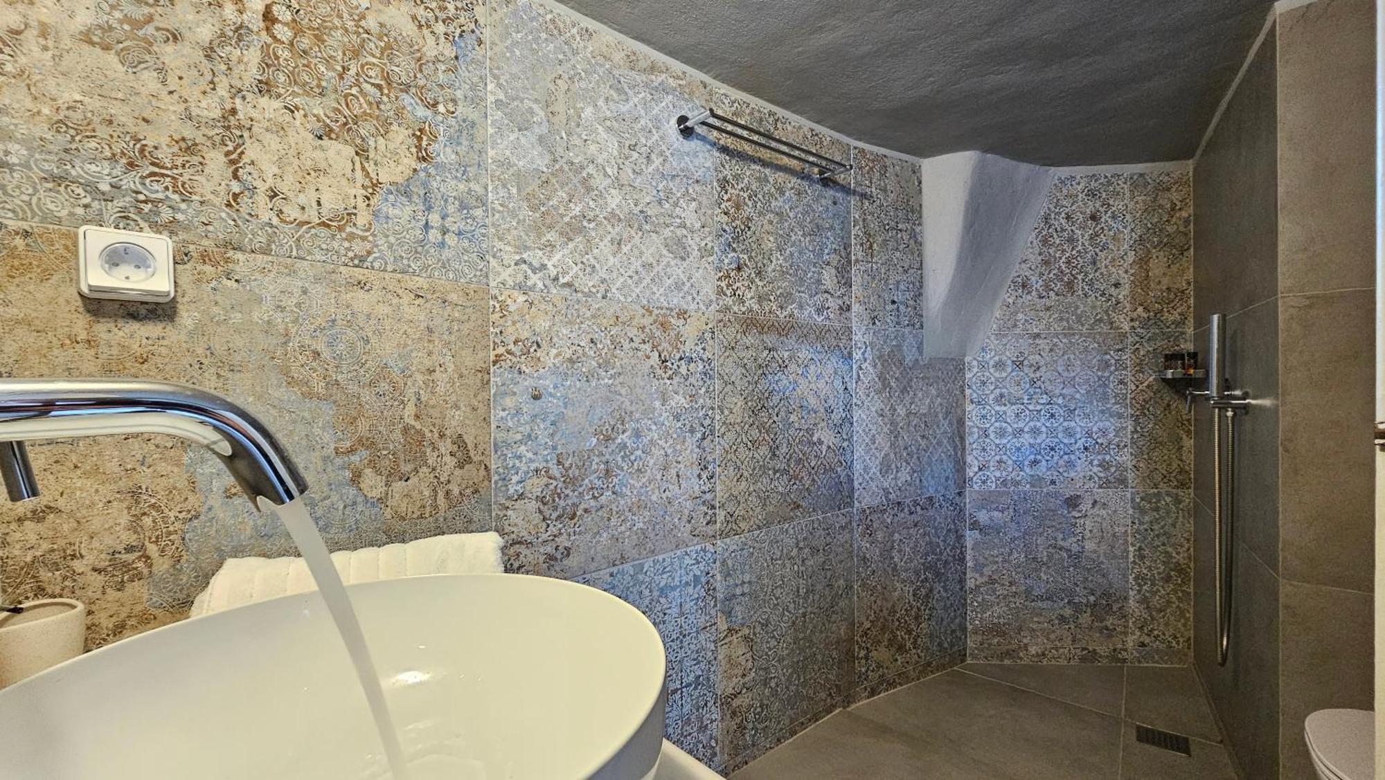 Efi'S Apartments Plaka  المظهر الخارجي الصورة