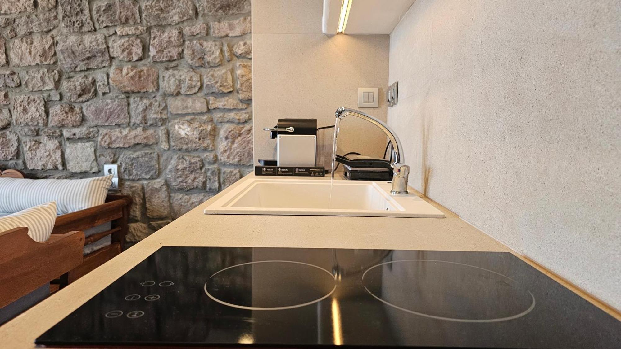 Efi'S Apartments Plaka  المظهر الخارجي الصورة