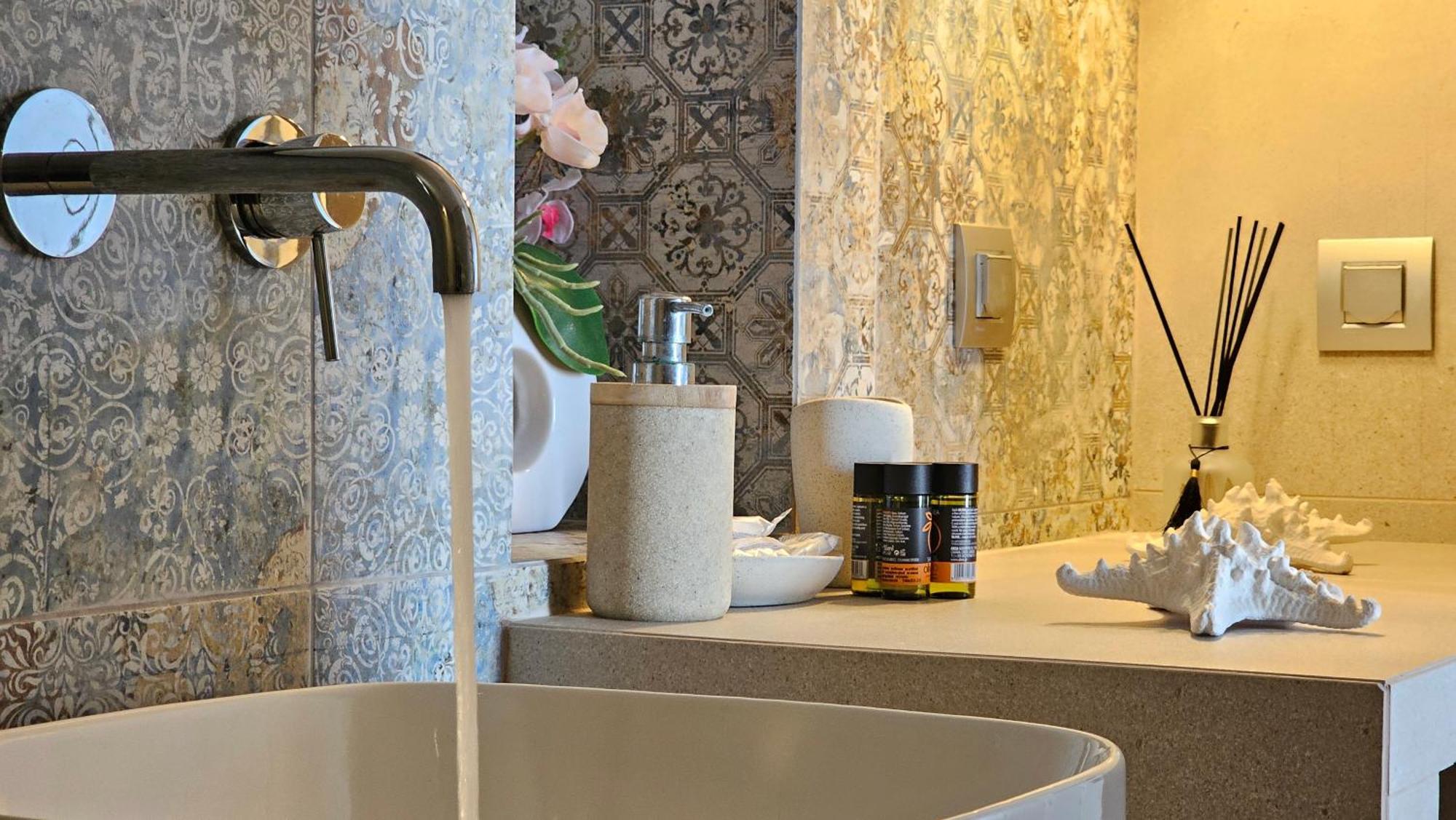 Efi'S Apartments Plaka  المظهر الخارجي الصورة